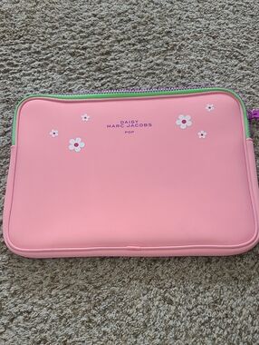 Marc Jacobs Pink Daisy Pop Laptop Sleeve with Green Trim